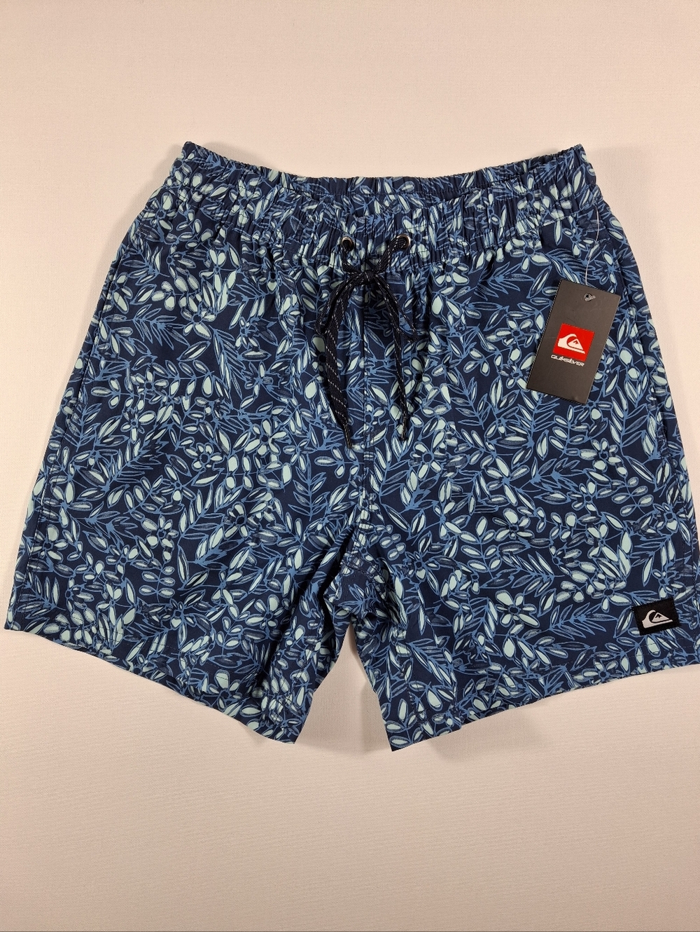 Quiksilver Navy and Light Blue Floral Lined Swim Trunks Mens Size S NWT 49